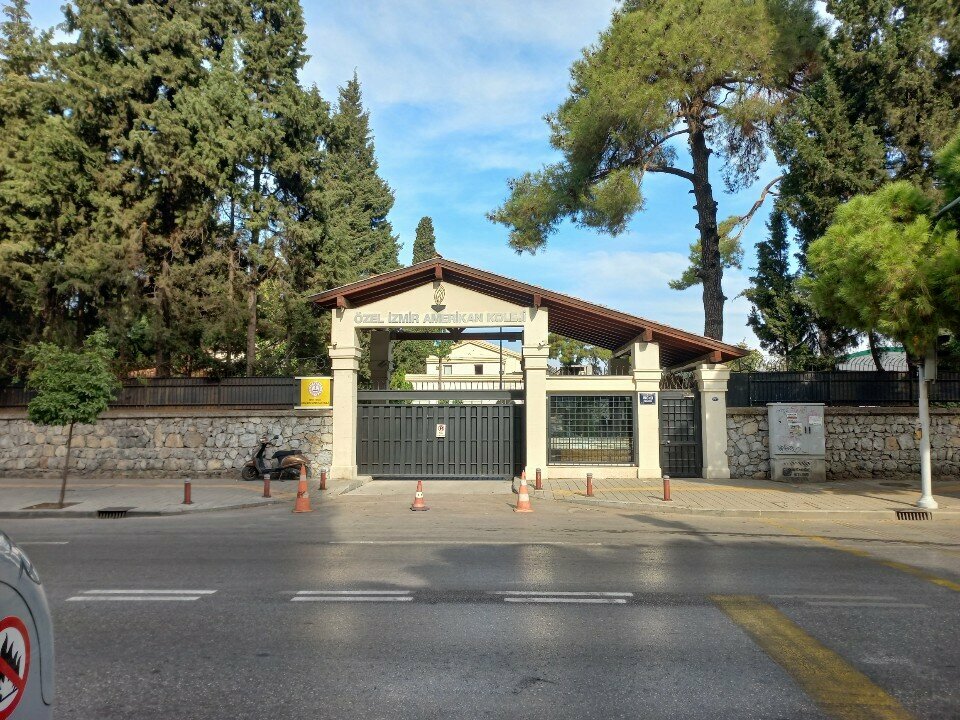 مدرسة خاصة Ozel Izmir Amerikan Koleji ، إزمير، صورة