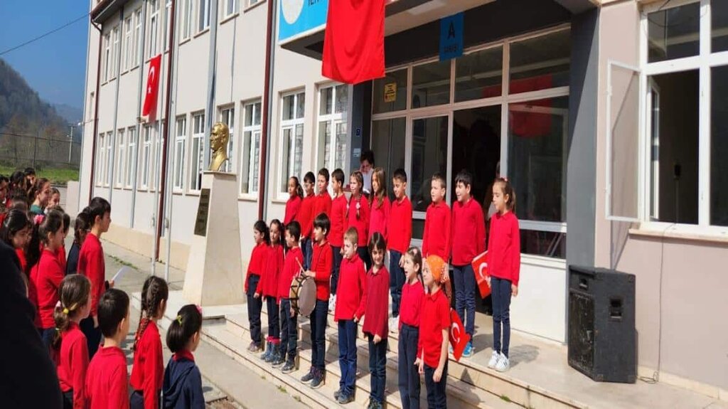 Primary school Kemal Yener Primary School, Sapanca, photo