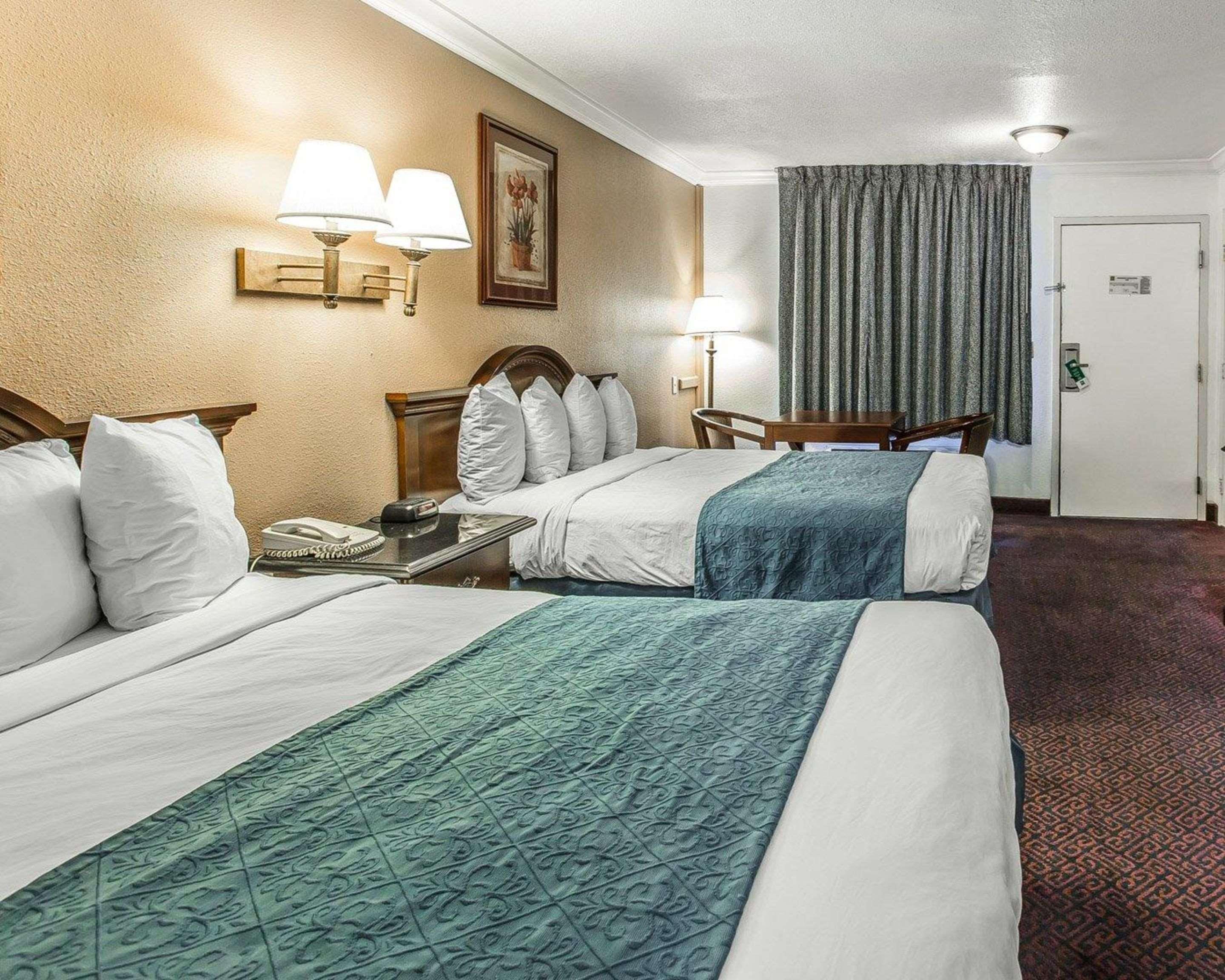 Фото Quality Inn Hemet - San Jacinto
