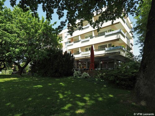Гостиница Hotel Holiday в Туне