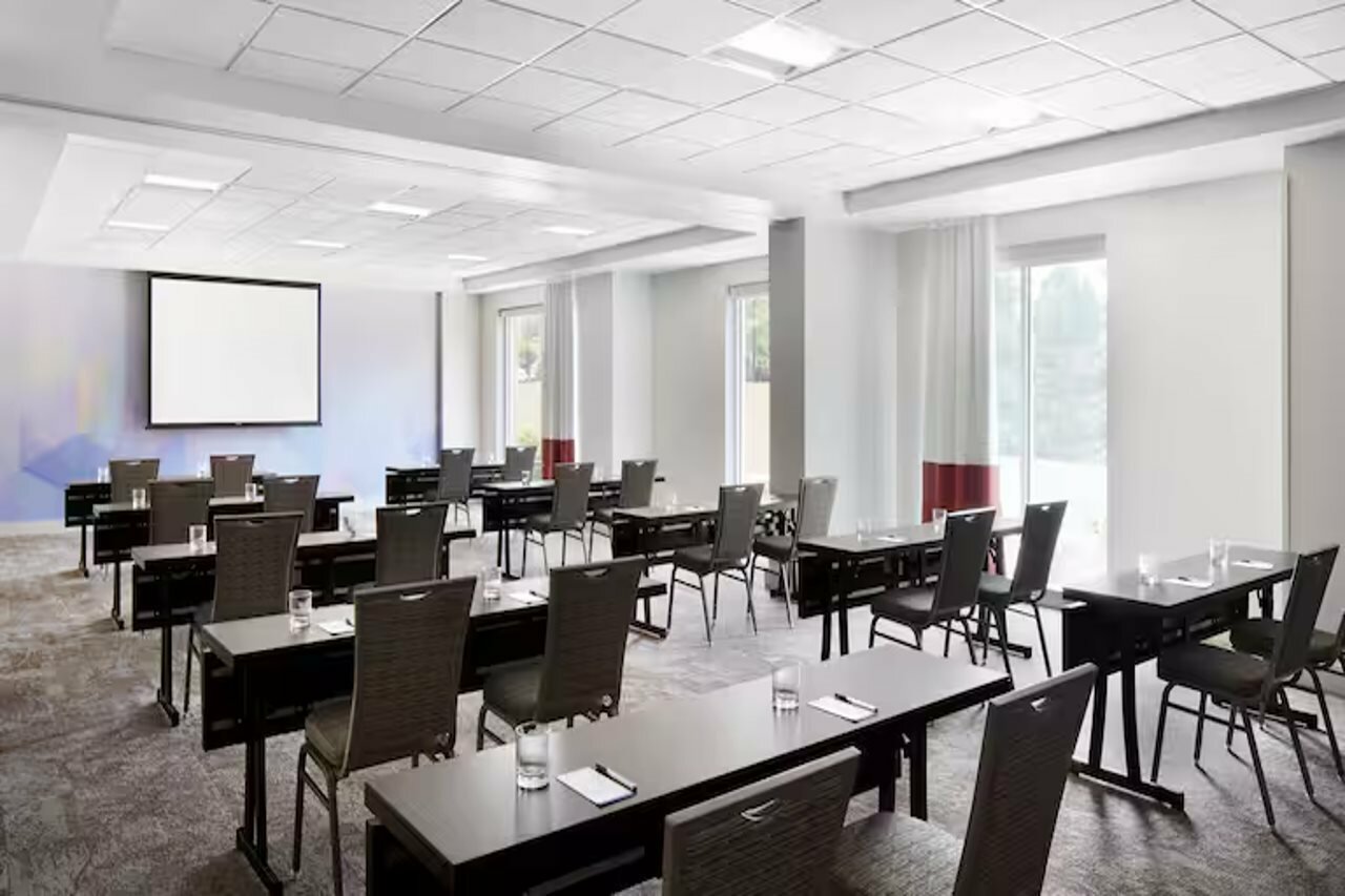 Фото Hilton Garden Inn Denver South Park Meadows Area