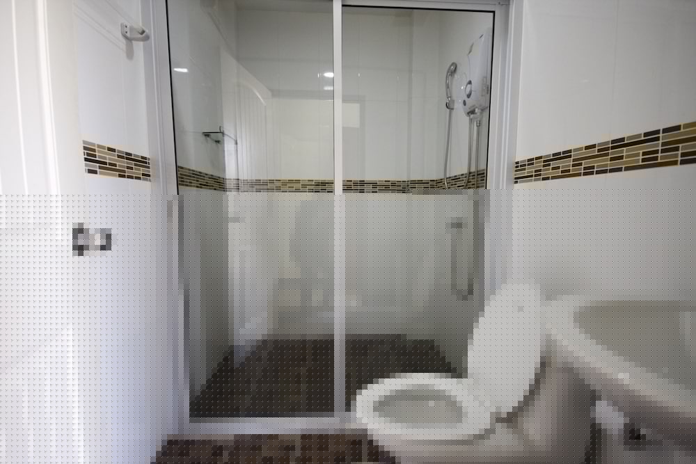 Фото Charoensuk Grand Hotel