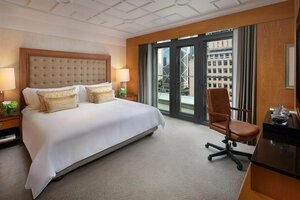 Mandarin Oriental Hotel (Hong Kong, Central and Western District, Connaught Road Central, 5), hotel