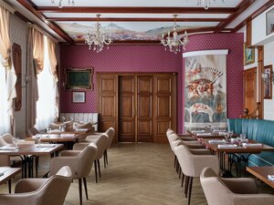 U Nikolskogo Vzvoza (Semena Remezova Square, 1), restaurante