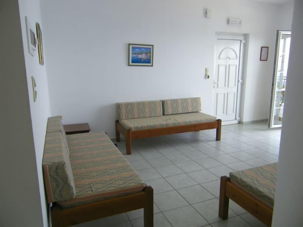 Фото Cypriana Apartments