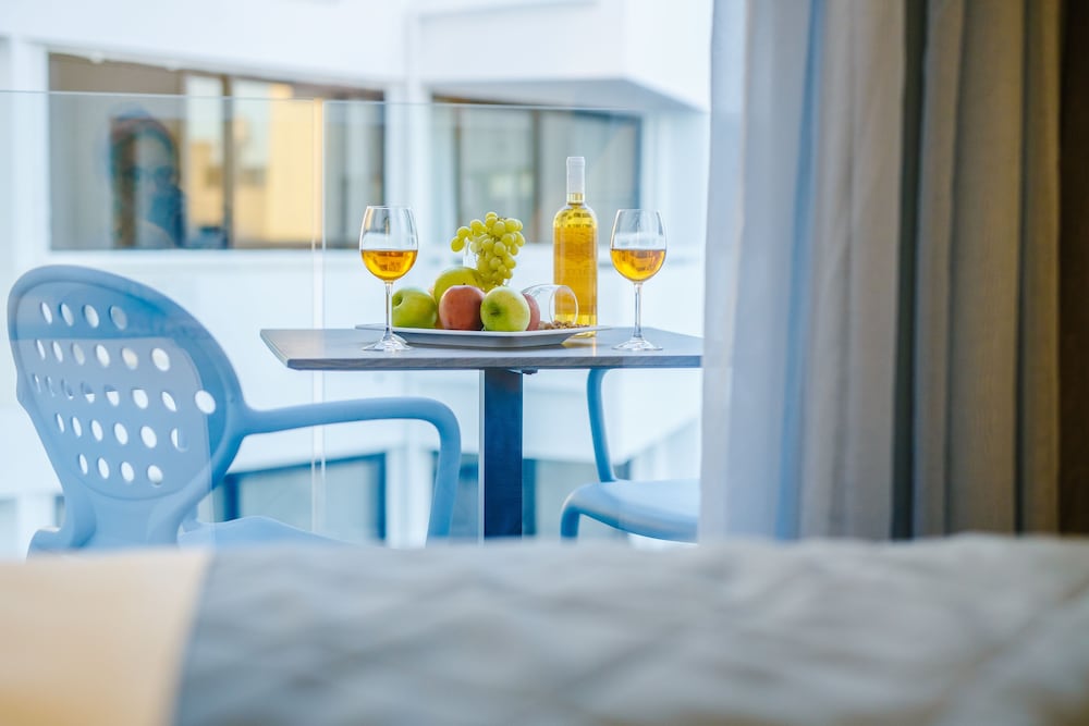 Фото Qbic City Hotel