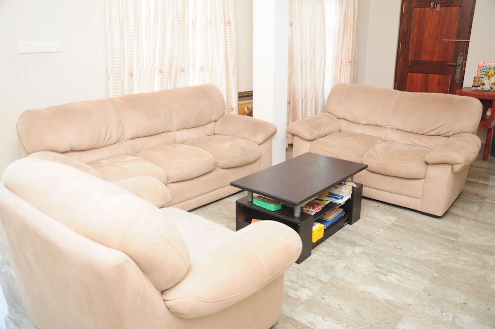 Фото Traveller's Home Hotel