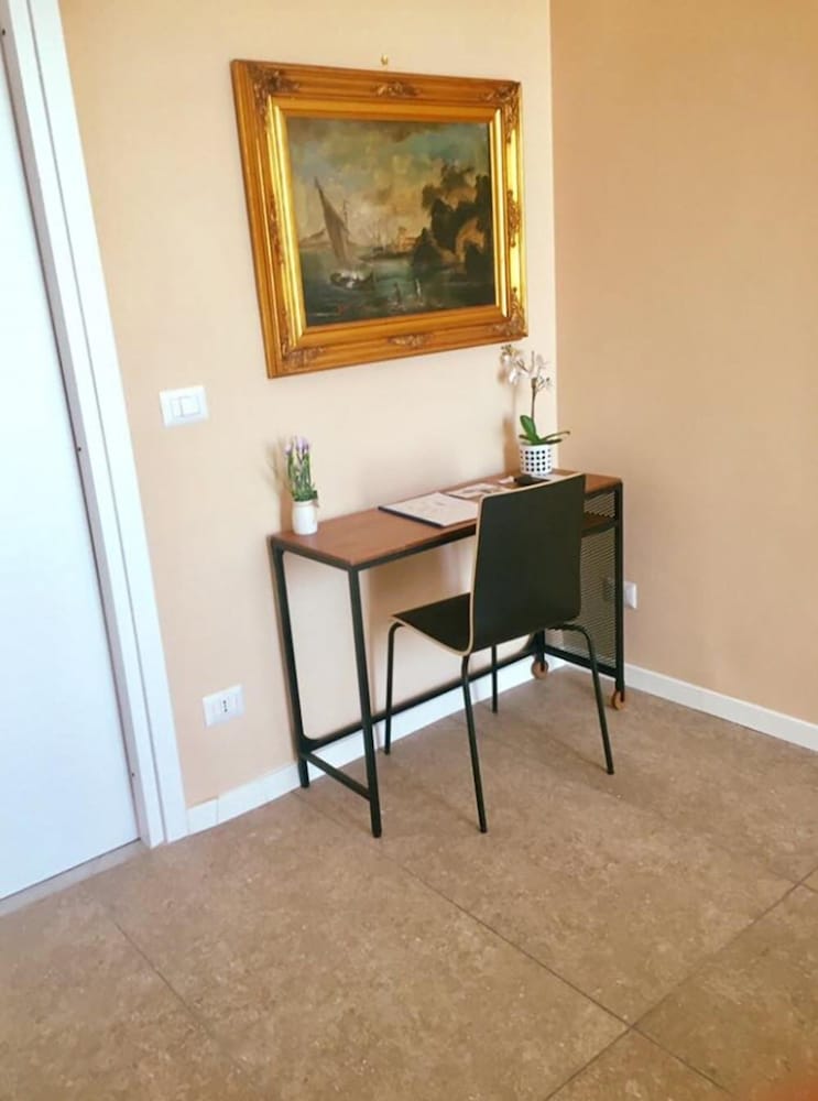 Фото Amedeo Square