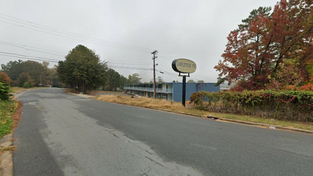 Фото Lamplighter Inn by Oyo Charlotte Airport Area