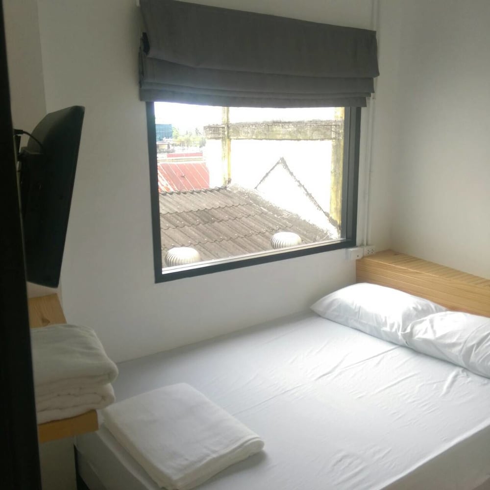 Фото The Port Hostel by Suwatchai