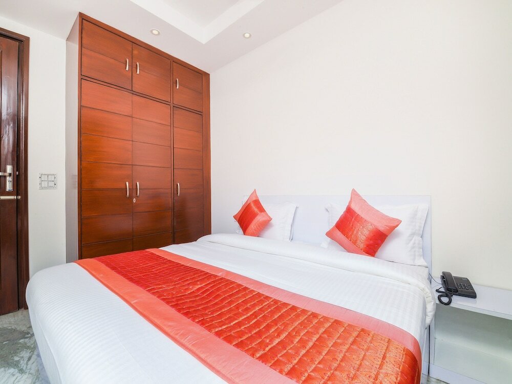 Фото Oyo 15623 Golden Crystal