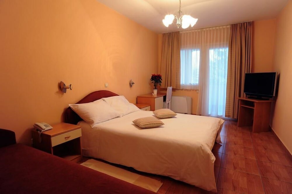 Фото Hotel Buncic Vrbovec