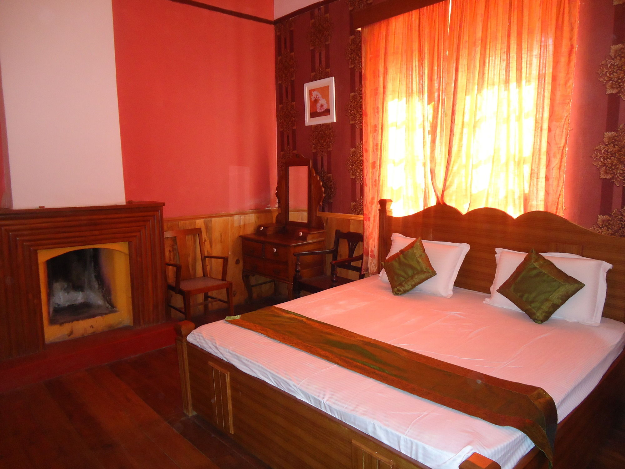 Фото Treebo Trip Rosefield Heritage