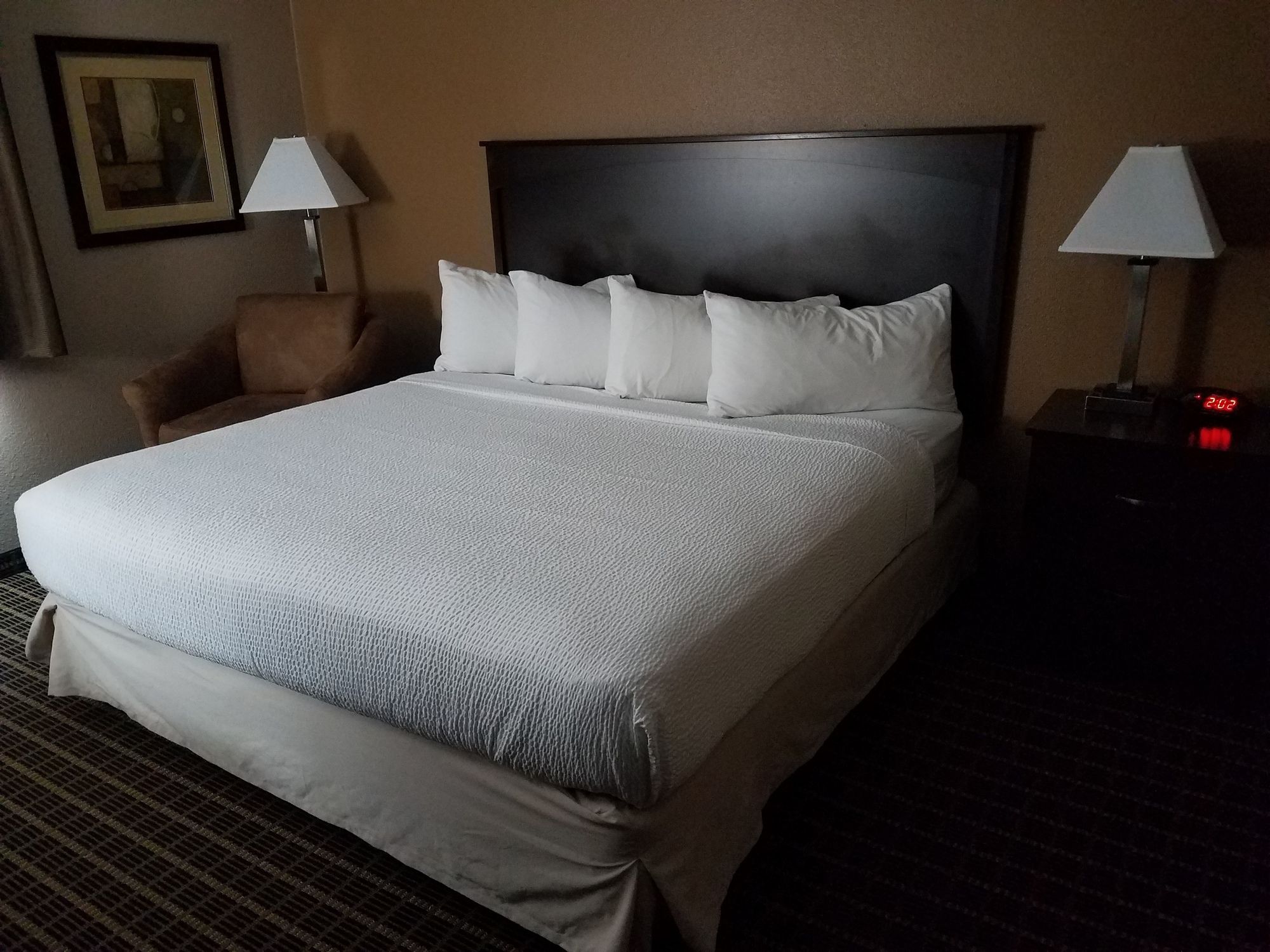 Фото Americas Best Value Inn & Suites Bismarck