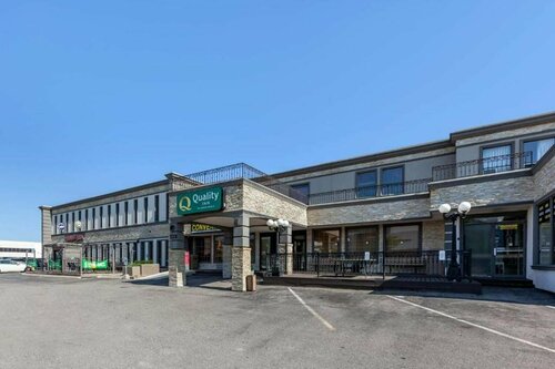 Гостиница Quality Inn Toronto Airport