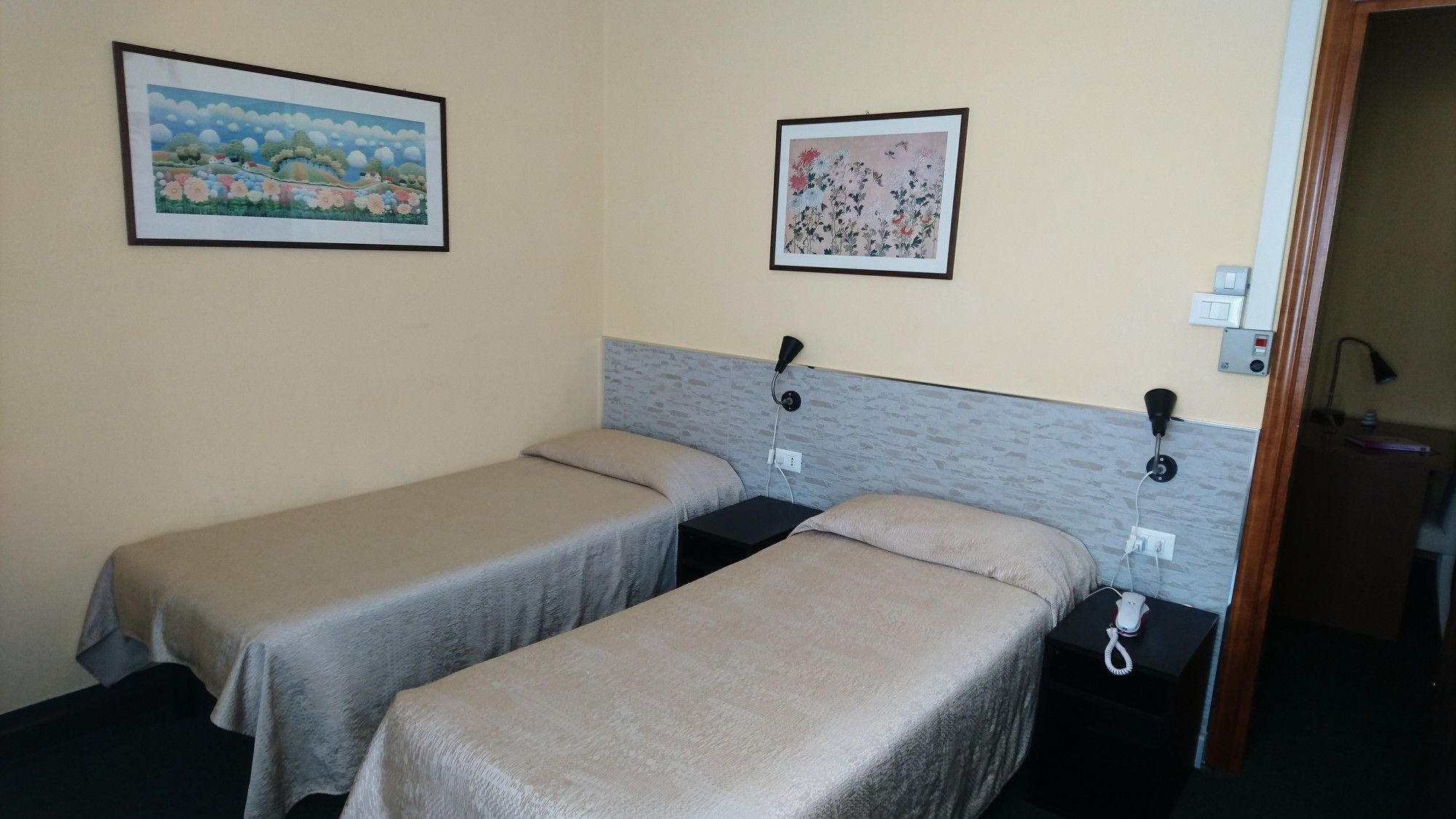 Фото Giappone Inn Parking Hotel