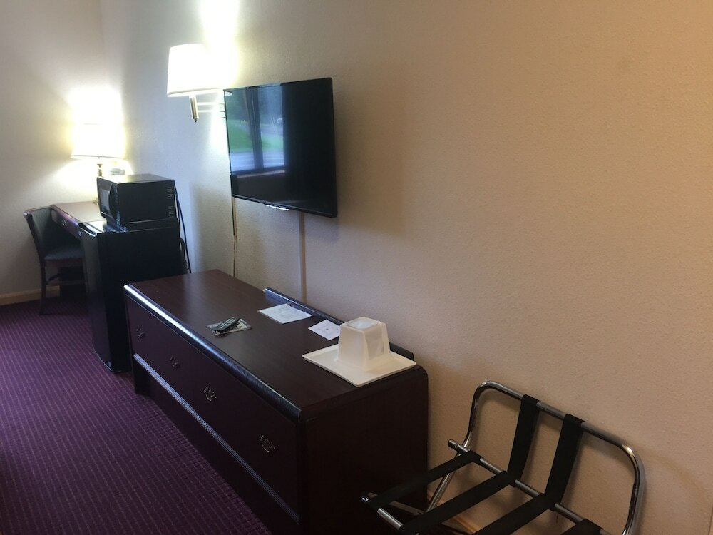 Фото Super 8 by Wyndham Hillsville