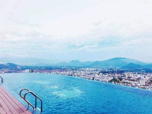 Гостиница Regalia Gold Hotel в Нячанге