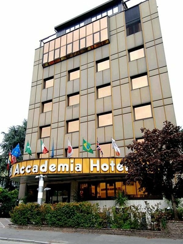 Фото отеля 1