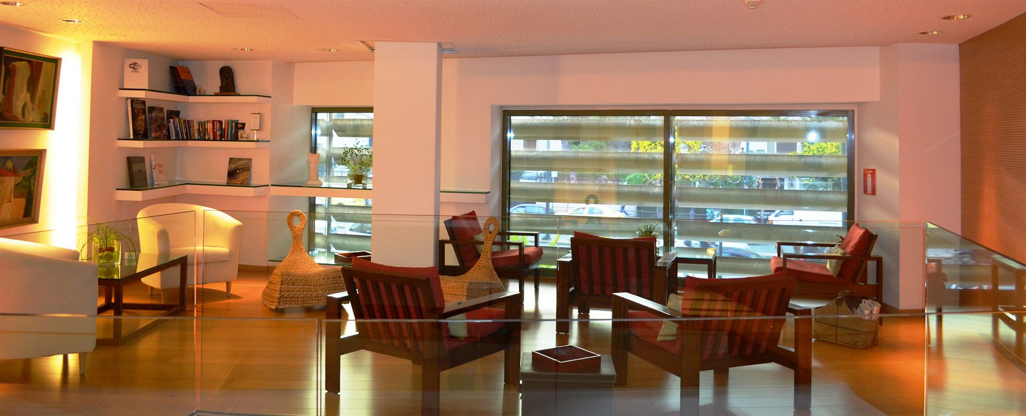 Фото Athinais Hotel