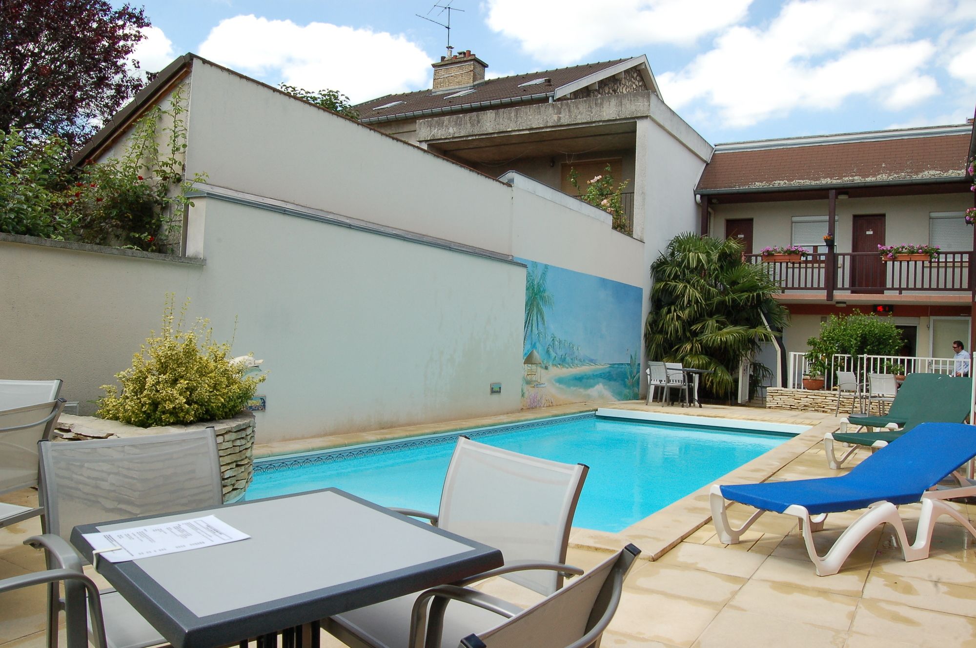 Фото Logis Hôtel Au Tambour