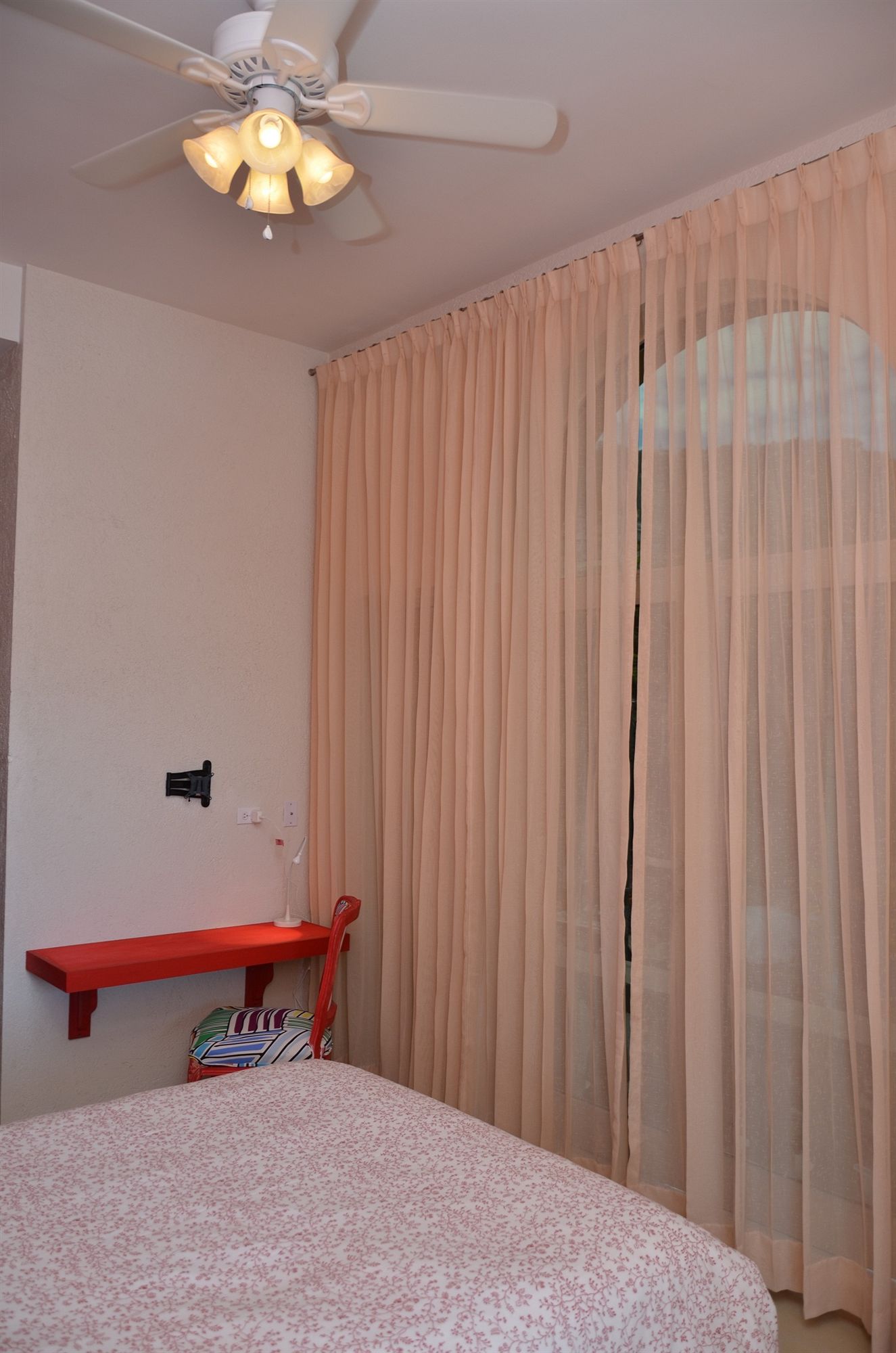 Фото La Lorraine Boutique Hotel