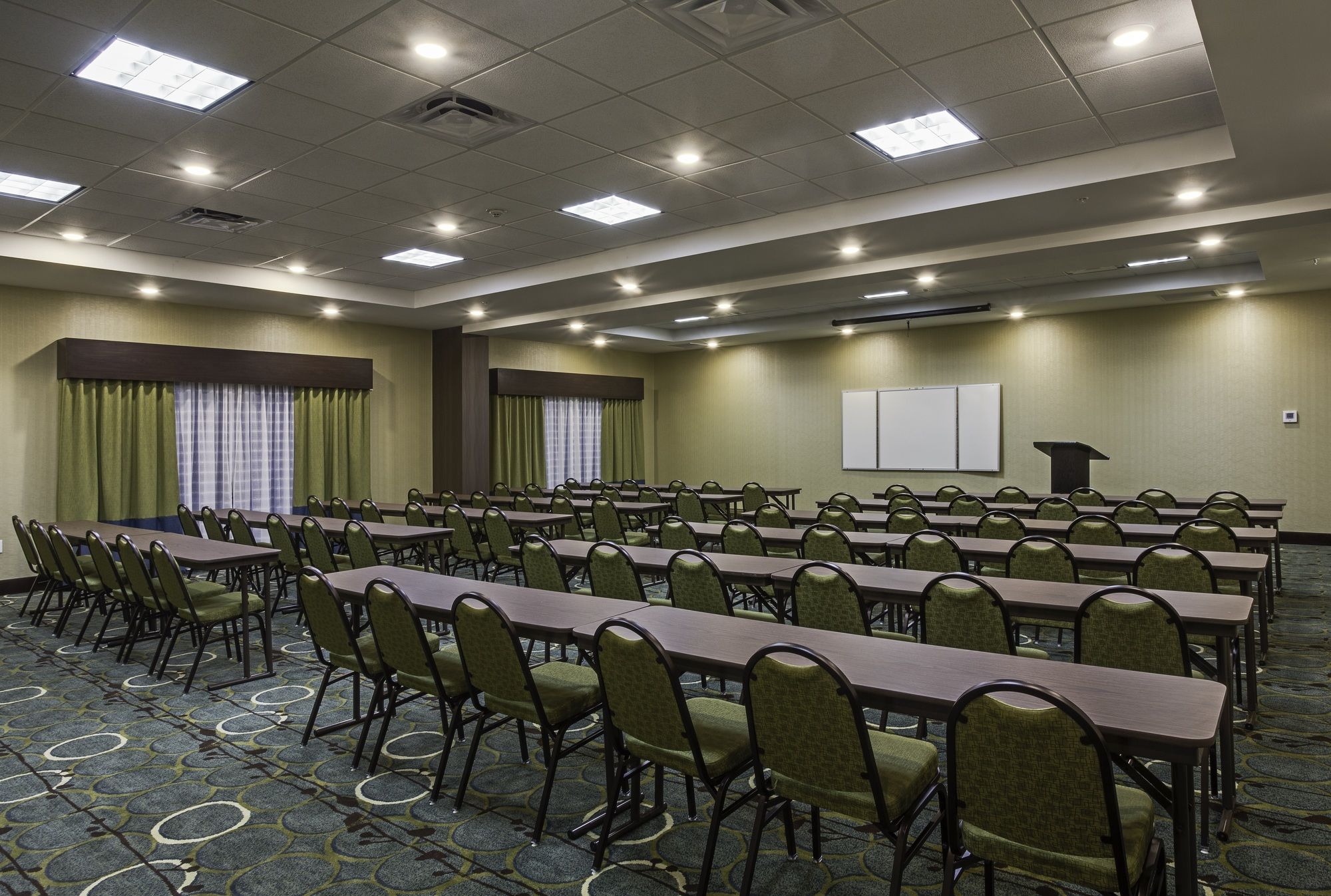 Фото Holiday Inn Express & Suites Orlando East - Ucf Area, an Ihg Hotel