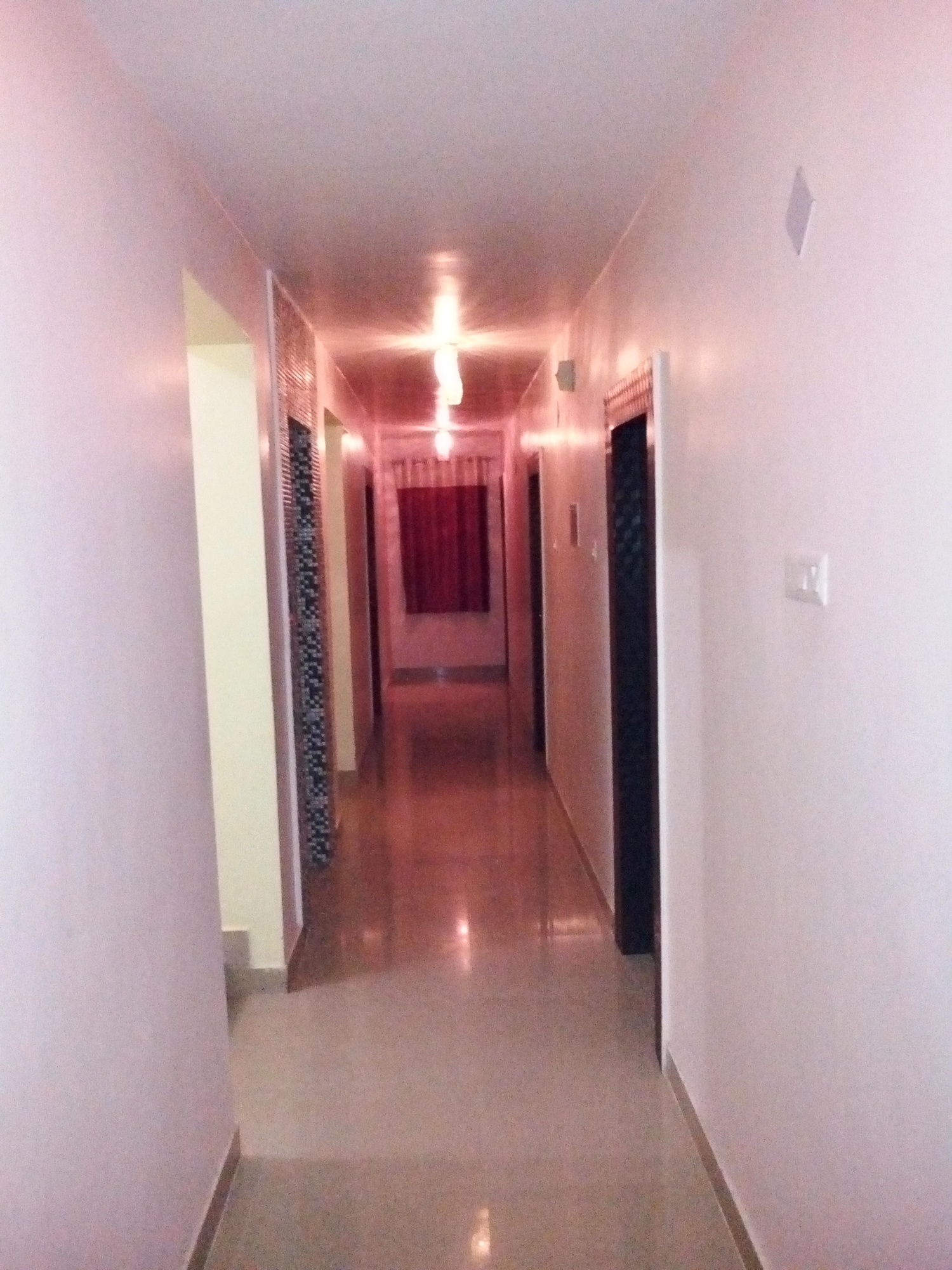 Фото Hotel Viraat Inn