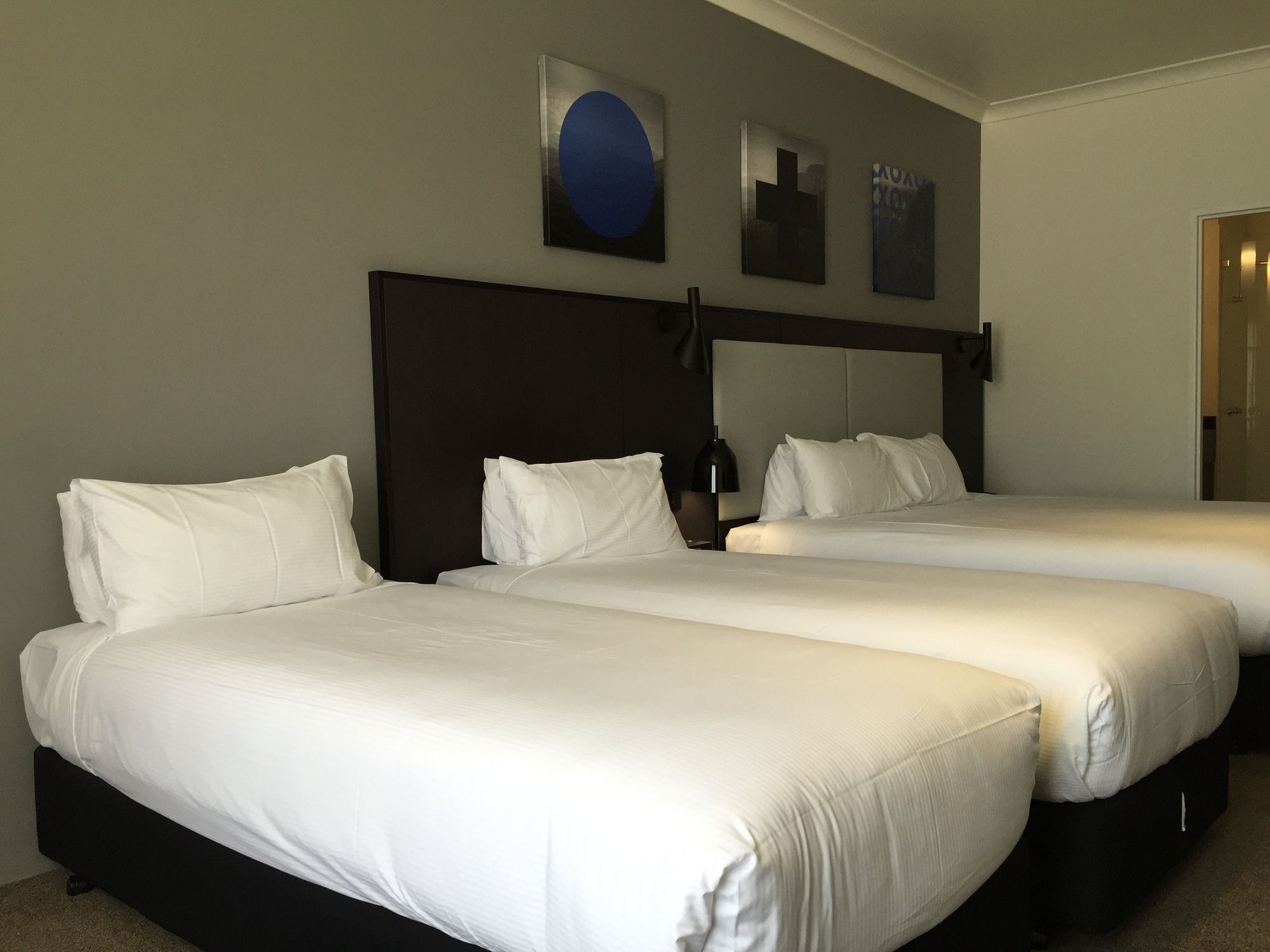 Фото CKS Sydney Airport Hotel