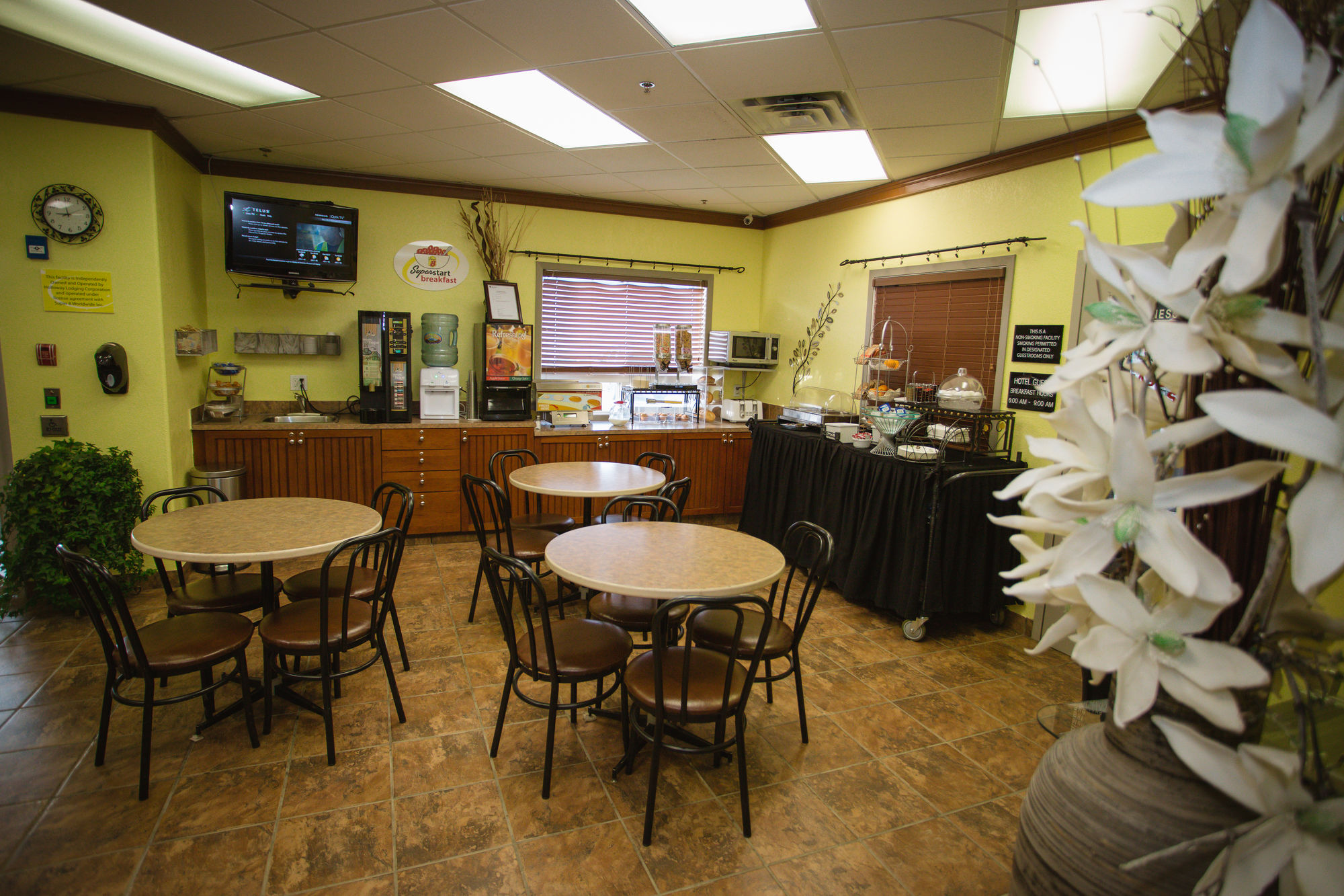 Фото Super 8 by Wyndham Drayton Valley