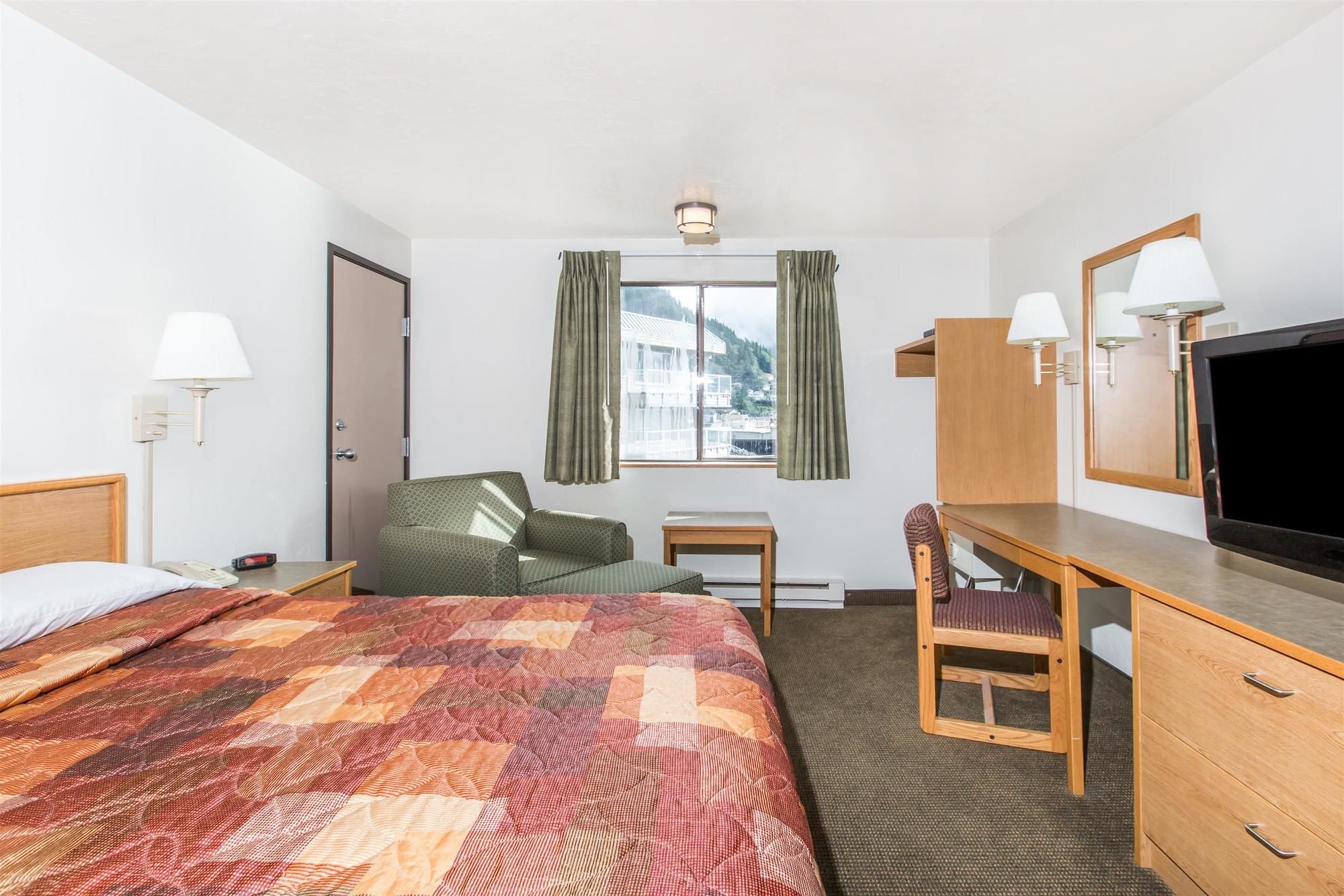 Фото Super 8 by Wyndham Ketchikan