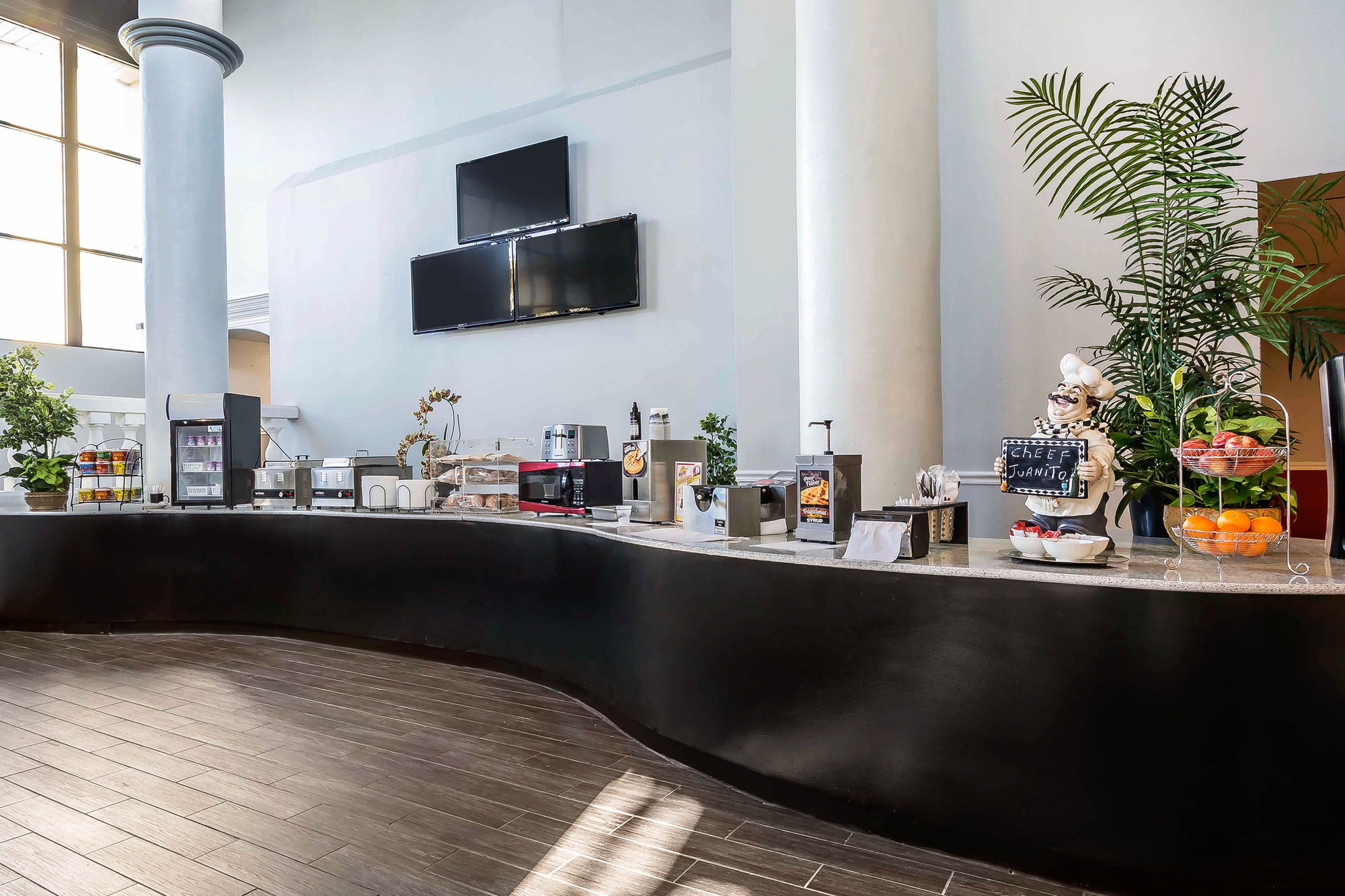 Фото Orlando International Airport Hotel