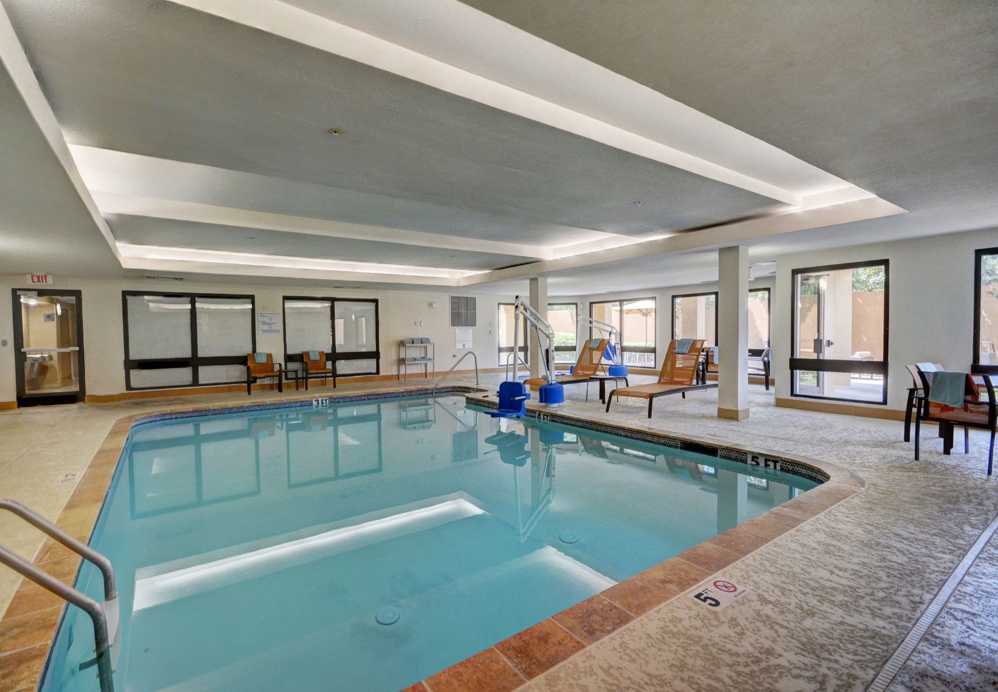 Фото Courtyard by Marriott Lafayette Airport