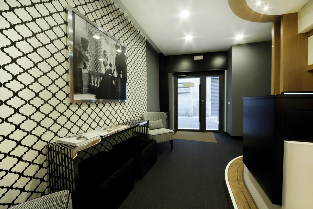 Фото The Telegraph Suites