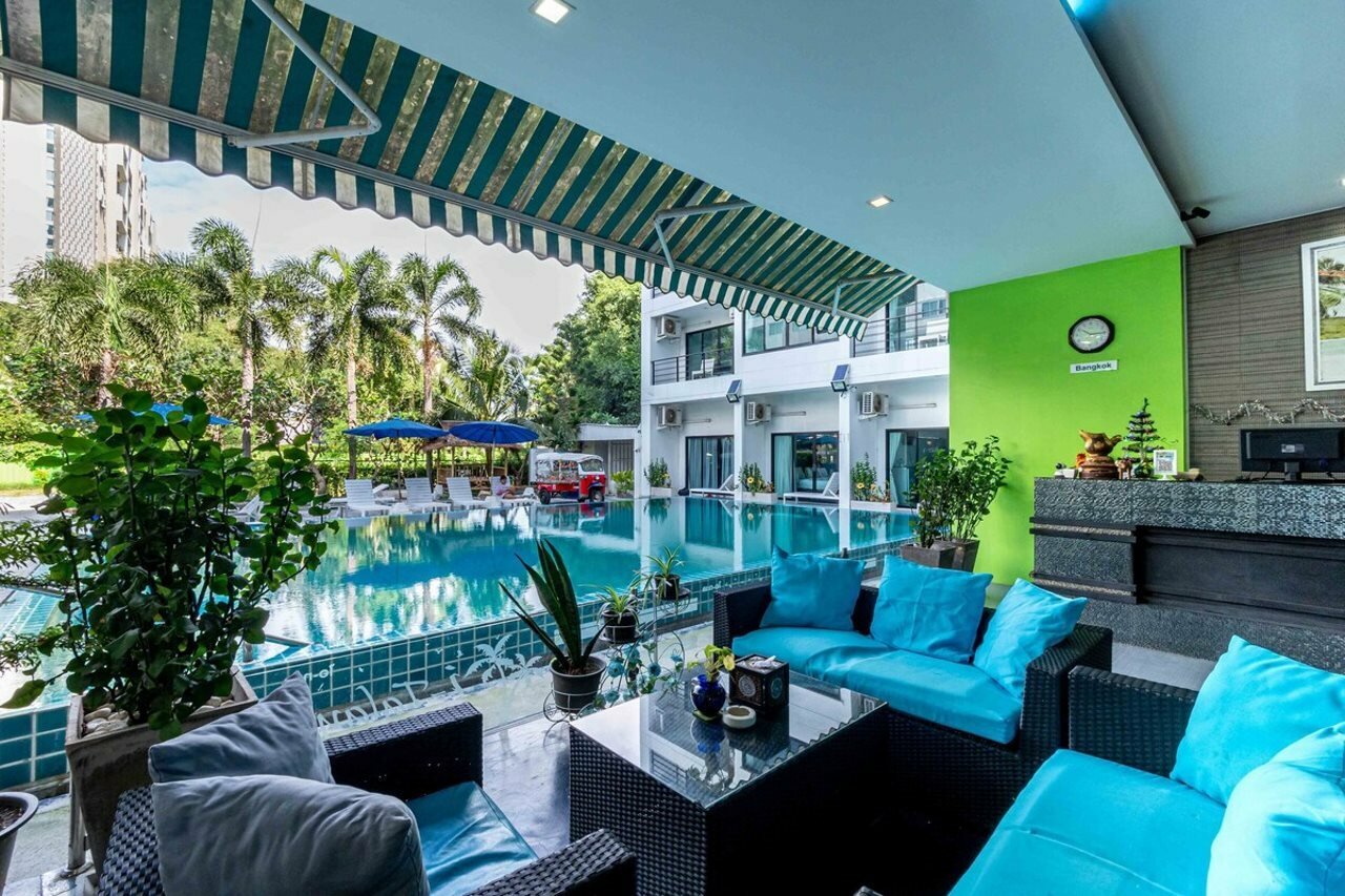 Фото RedDoorz I Talay Resort