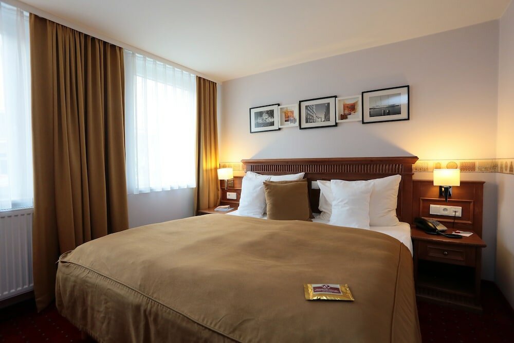 Фото Romantik Hotel Scheelehof