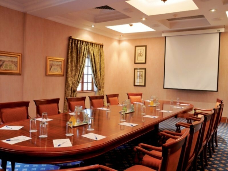 Фото Protea Hotel by Marriott Johannesburg Balalaika Sandton