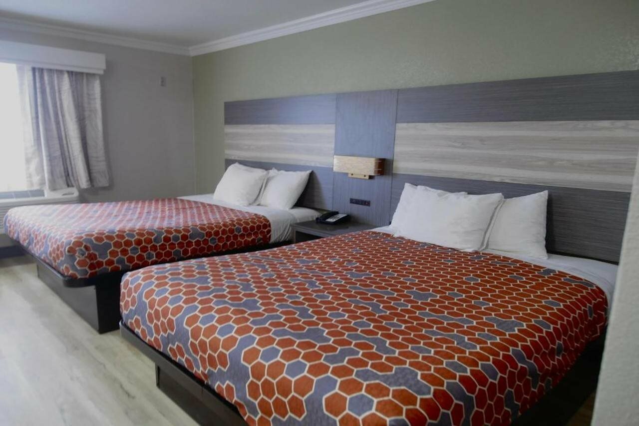 Фото Americas Best Value Inn Rialto