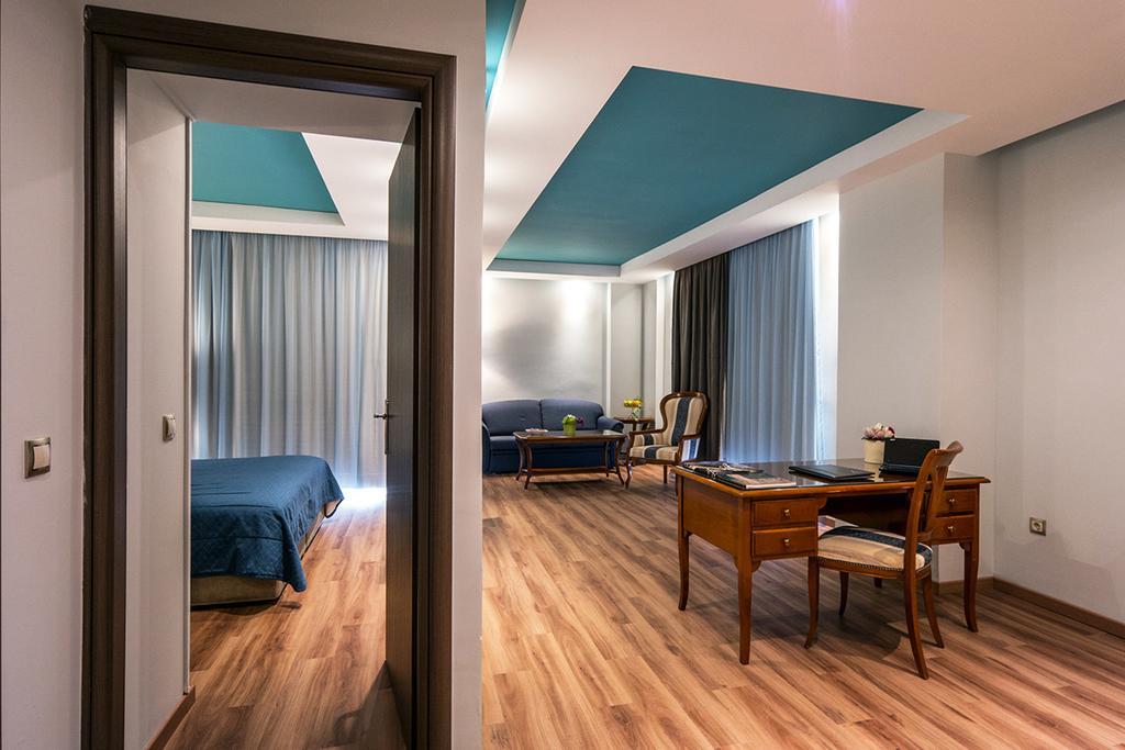 Фото Oasis Hotel Apartments