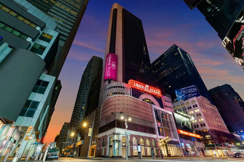 Гостиница Crowne Plaza Times Square в Нью-Йорке