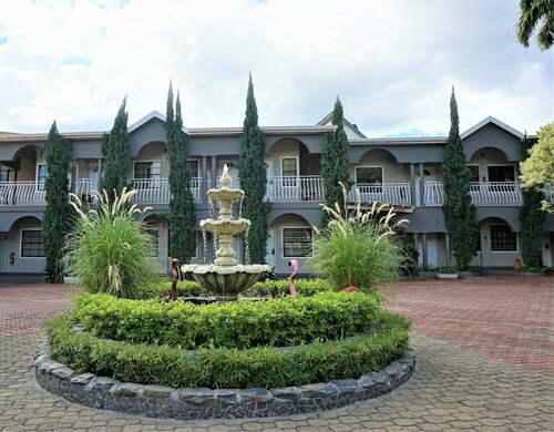 Гостиница The Chancellor Hotel в Порт-оф-Спейн