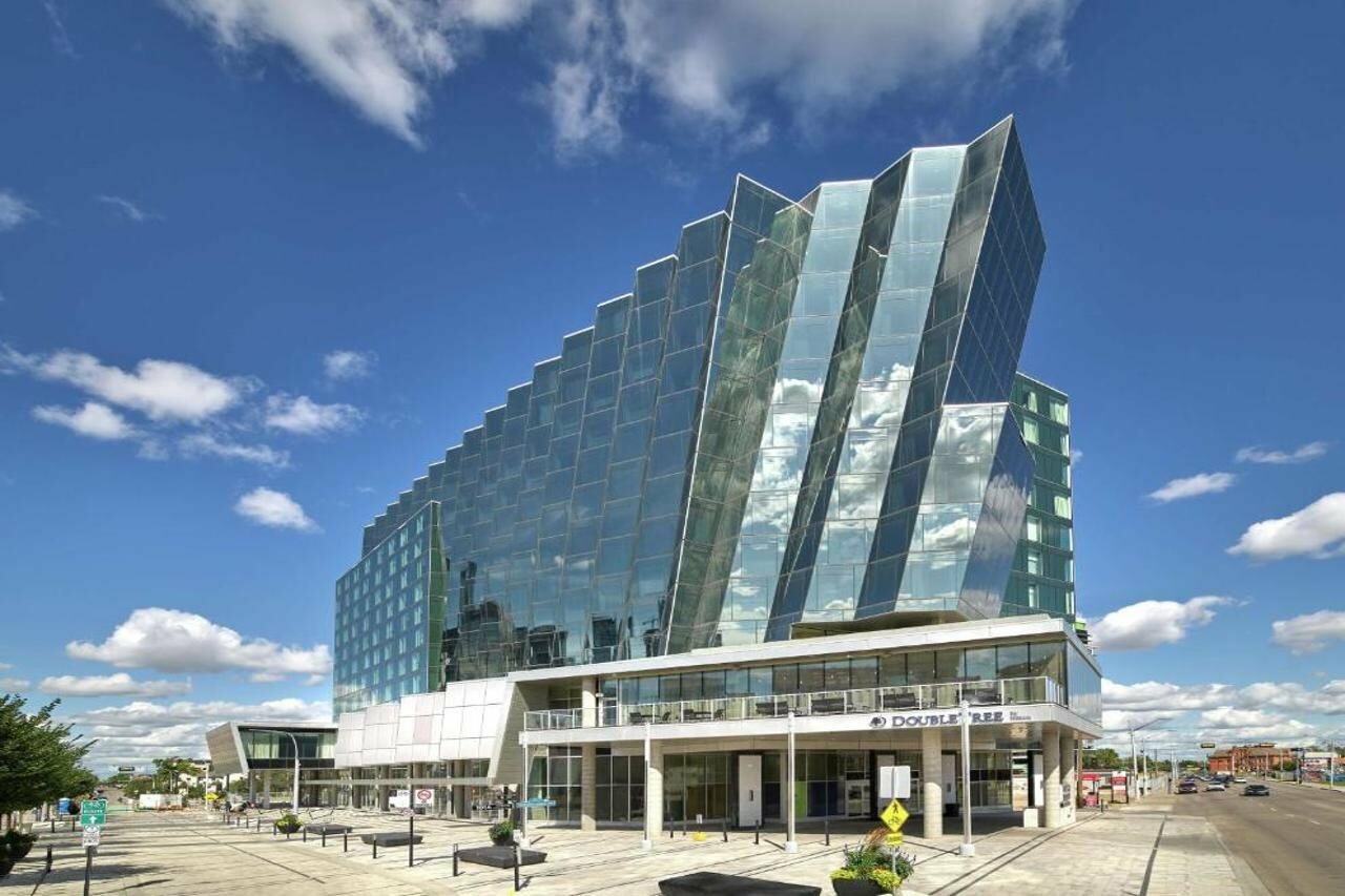 Фото DoubleTree by Hilton Edmonton Downtown