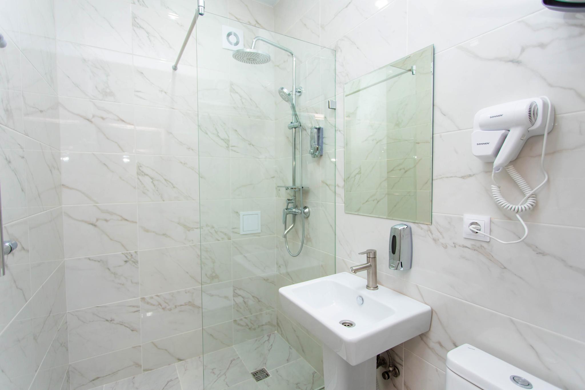 Фото Карс Делюкс