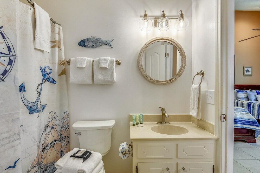 Фото Flip Flop Inn by Book That Condo