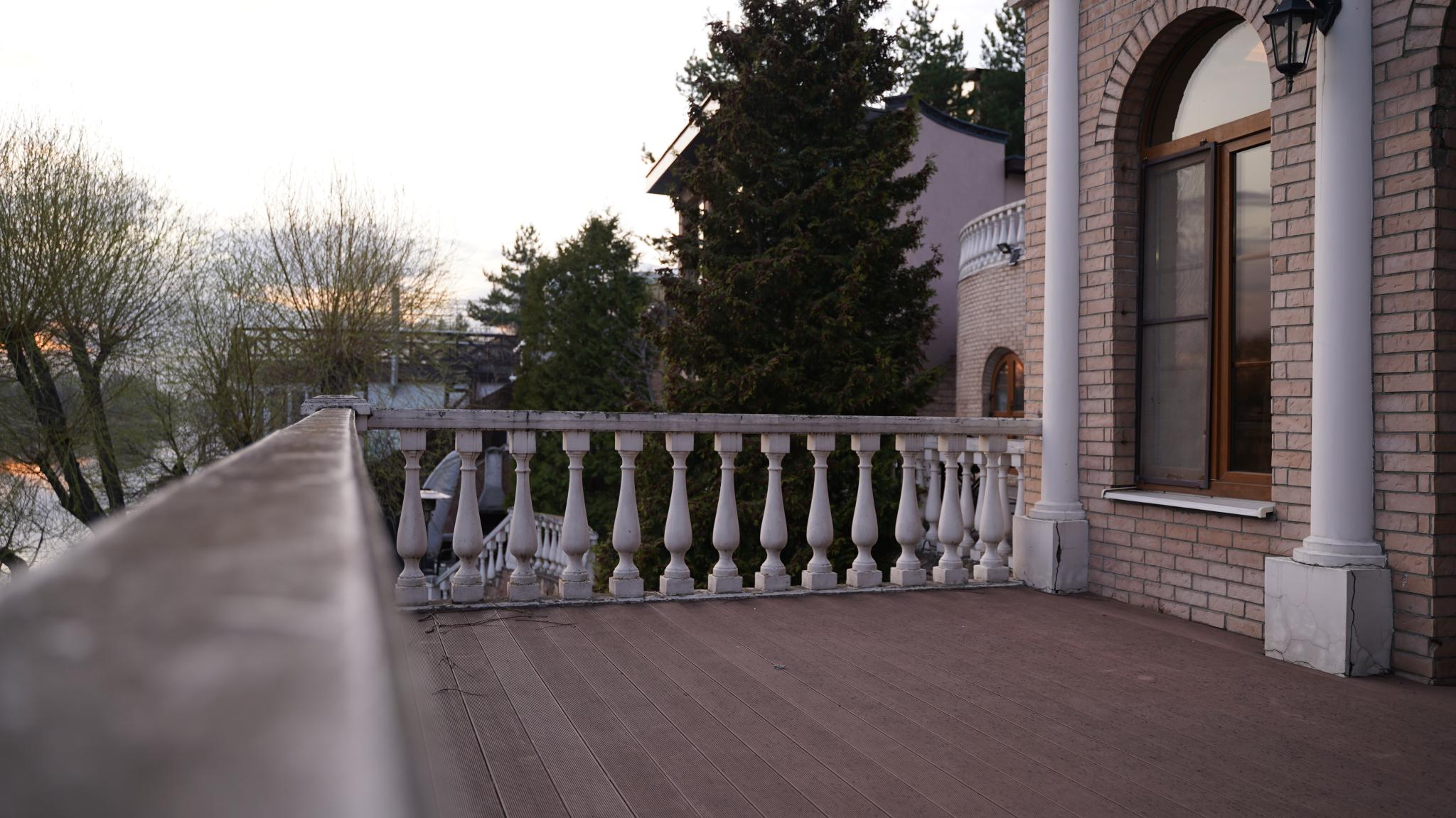 Фото Tony Wake Светлый