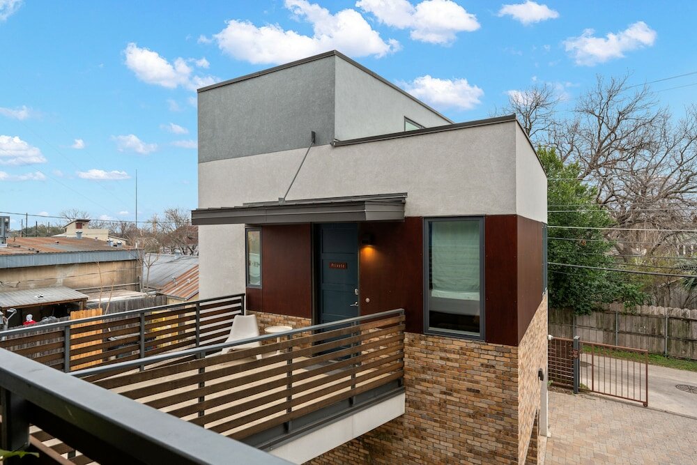 Фото The Frances Modern Inn