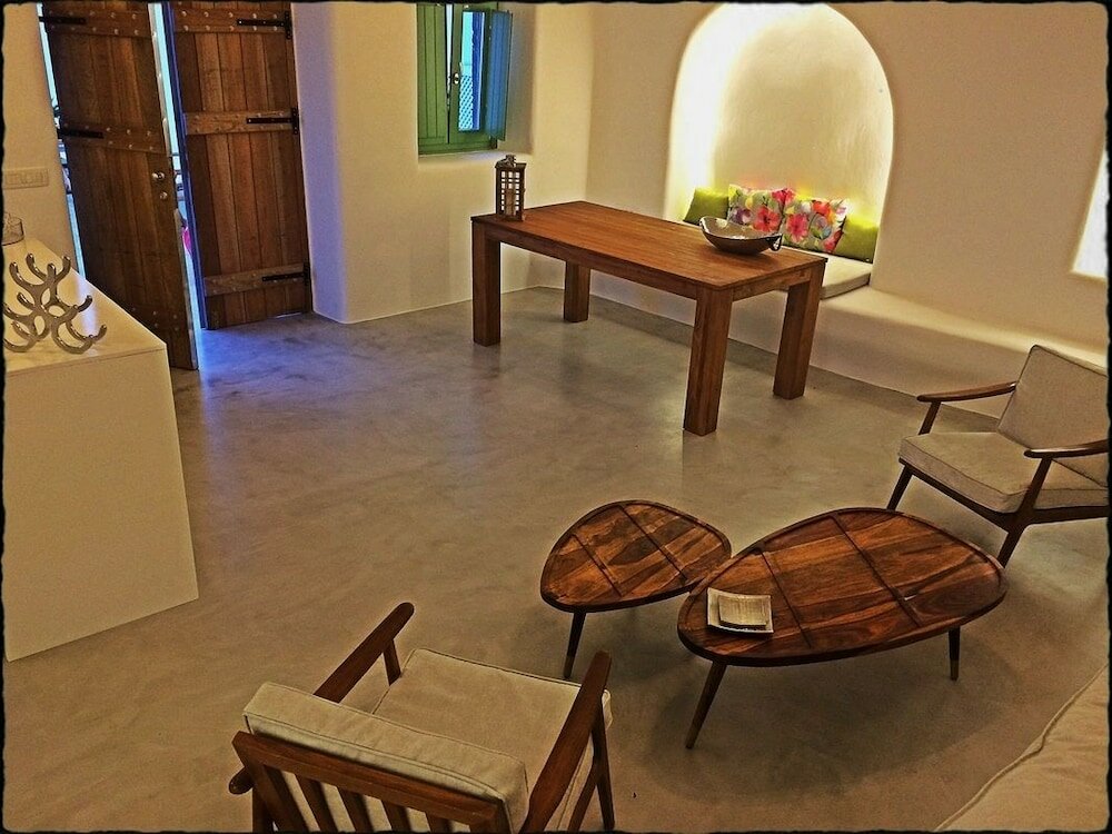 Фото Ayoba Santorini