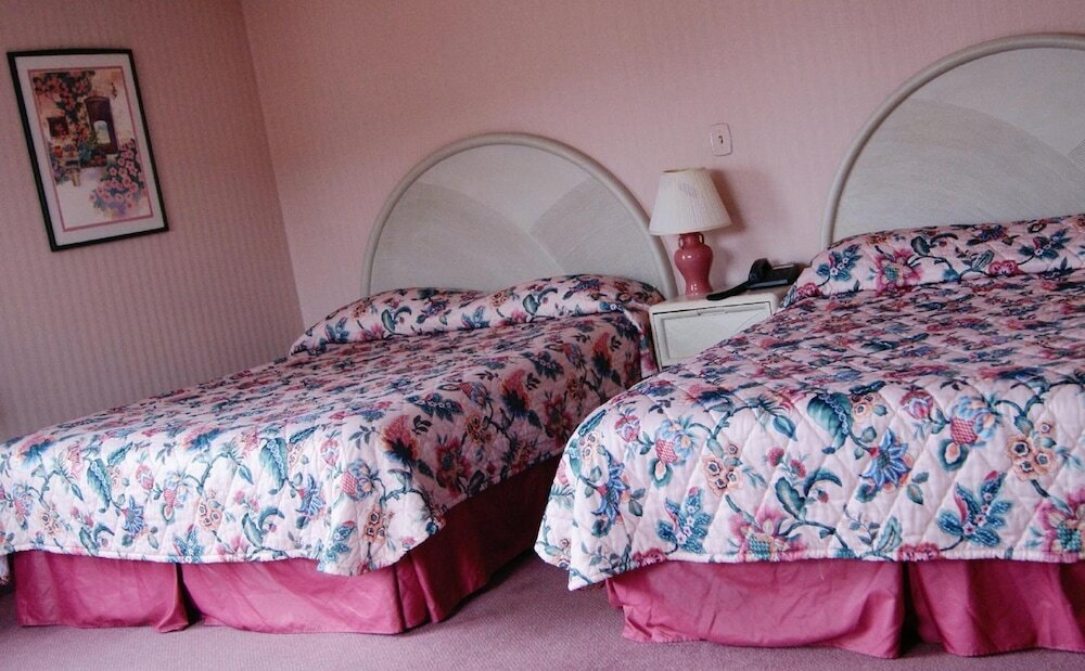 Фото Meadow Court Inn