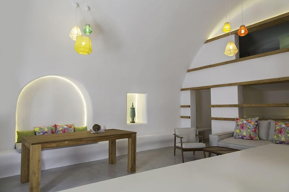 Фото Ayoba Santorini