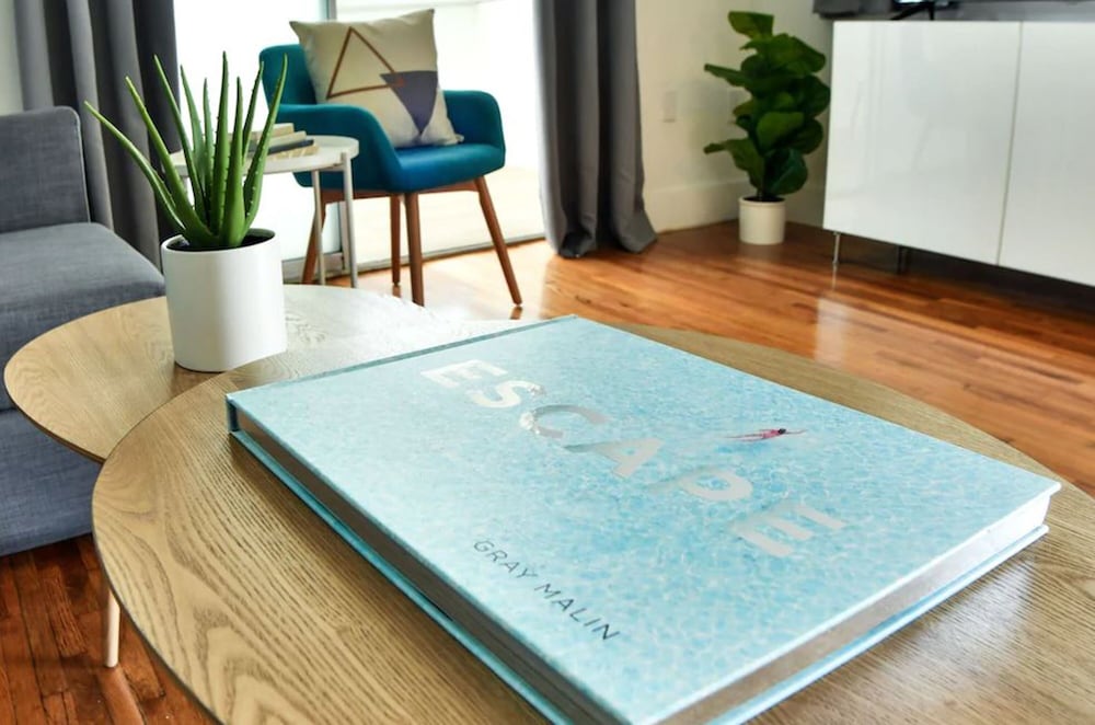 Фото Broadway Suites Downtown by RocketSTAY